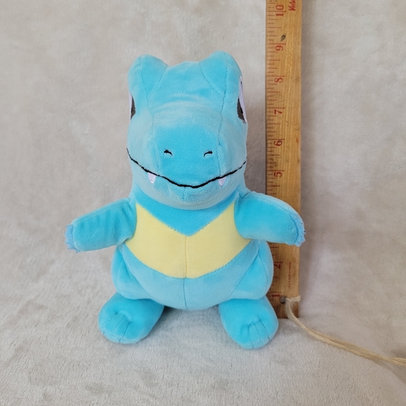 Pokemon Totodile plush toy 8" - Picture 4 of 5